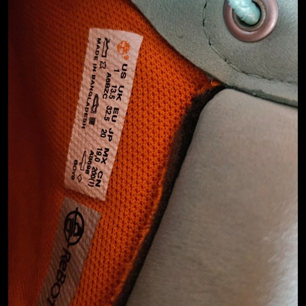 Girls Timberland Boots - Picture 3 of 7
